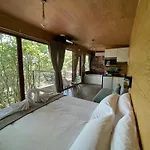 Mirador De Ezaro Kamp alanı *