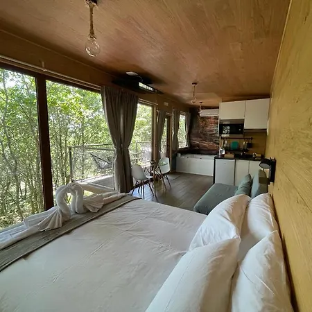 Mirador De Ezaro Kamp alanı *